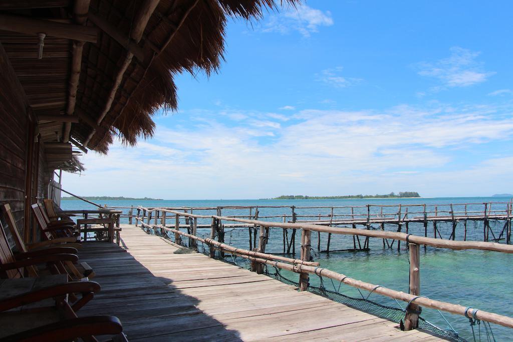 Bintan Laguna Restaurant And Resort Teluk Bakau Esterno foto