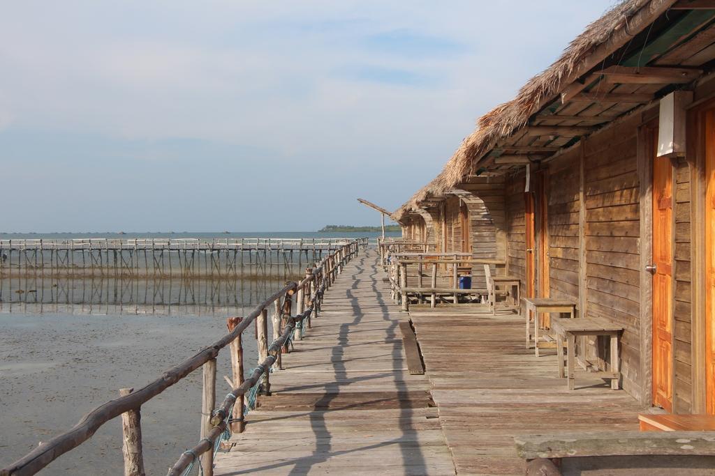 Bintan Laguna Restaurant And Resort Teluk Bakau Esterno foto