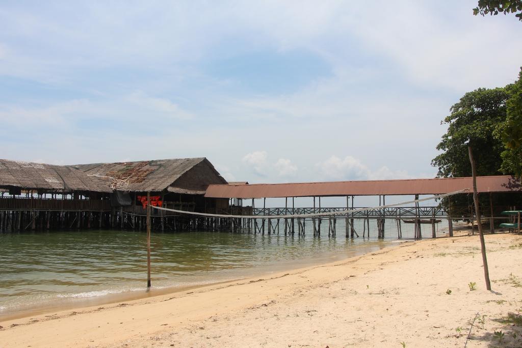 Bintan Laguna Restaurant And Resort Teluk Bakau Esterno foto
